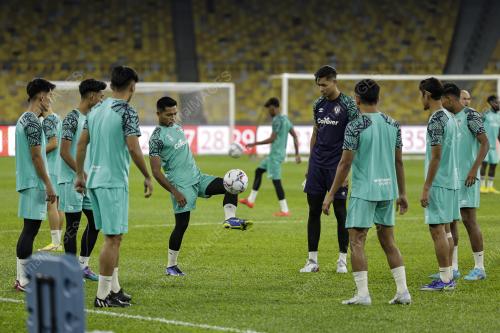 LATIHAN RASMI MENJELANG FINAL PIALA FA
