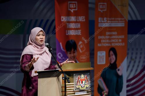 FADHLINA SIDEK