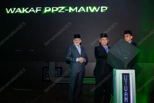 DATUK DR MOHD NA'IM MOHKTAR