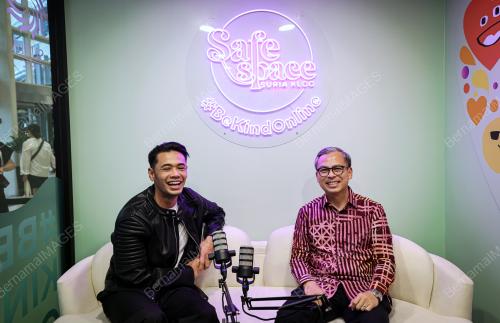 FAHMI FADZIL