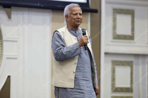 DR MUHAMMAD YUNUS