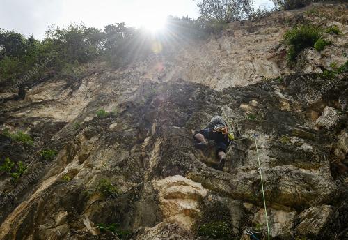 ROCK CLIMBING GUA DAMAI
