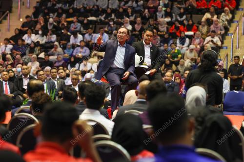 DATUK SERI ANWAR IBRAHIM