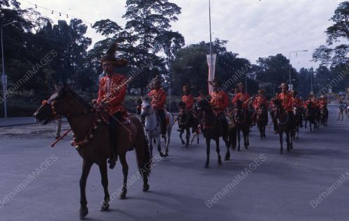 HARI KEPUTERAAN AGONG