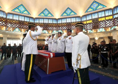 TUN ABDULLAH AHMAD BADAWI