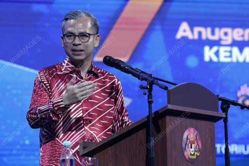 DATUK FAHMI FADZIL