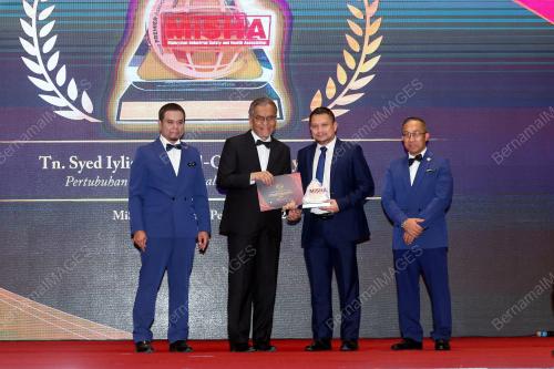 DATUK SERI DR DZULKEFLY AHMAD