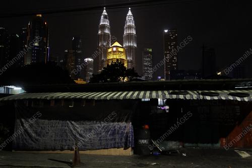 PERINTAH KAWALAN PERGERAKAN DI KAMPUNG BARU