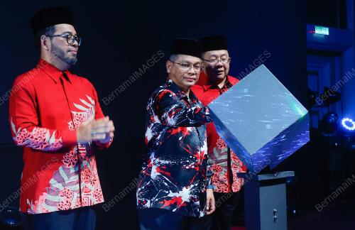 DATUK DR MOHD NA'IM MOKHTAR