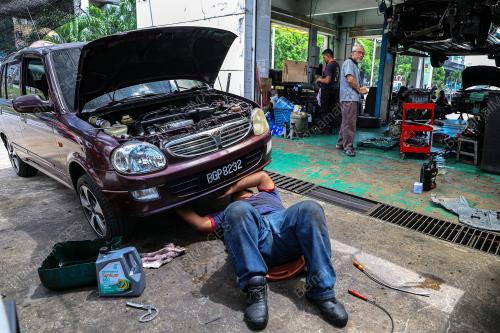 TINJAUAN BENGKEL KERETA SEMPENA HARI RAYA
