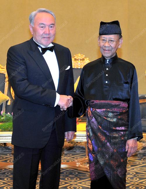 KL51_18042012_AGONG