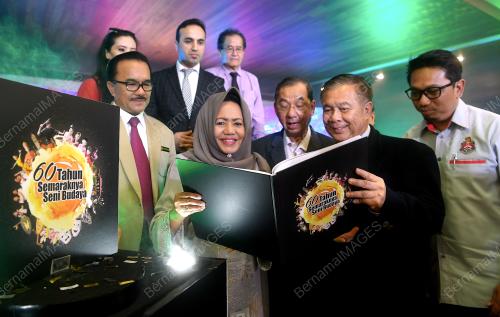 KL51_19042018_BUKU_BN201804165419