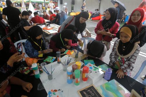 KL51_19102019_SENI_BN201910174742