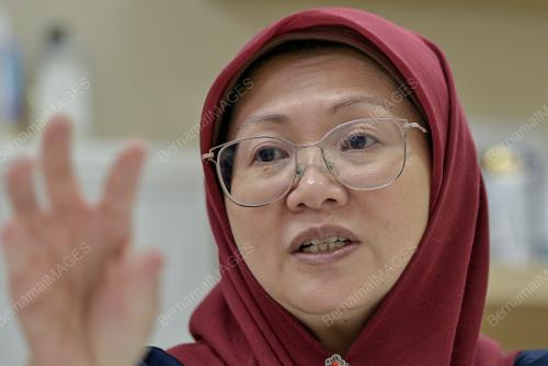 DR ROSNAWATI YAHYA