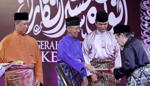 KL51_20032012_AGONG