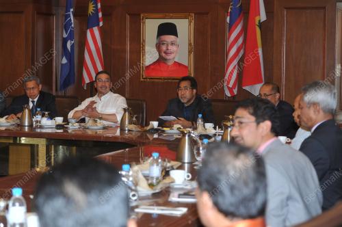 KL51_21113_UMNO_21112013