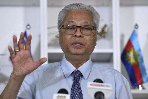 DATUK SERI ISMAIL SABRI YAAKOB