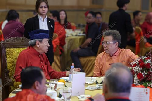 SULTAN SHARAFUDDIN IDRIS SHAH