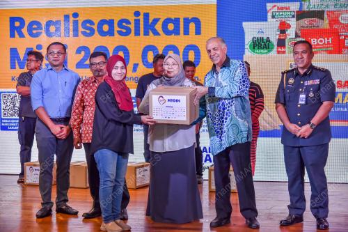 DATUK DR FUZIAH SALLEH