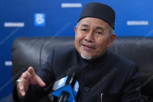 DATUK SERI TUAN IBRAHIM TUAN MAN