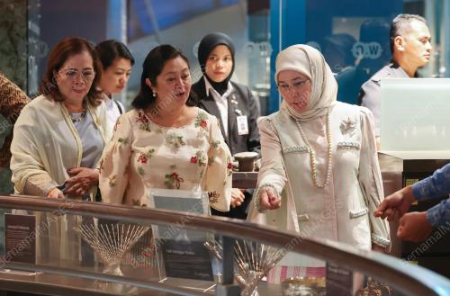 TUNKU HAJAH AZIZAH AMINAH MAIMUNAH