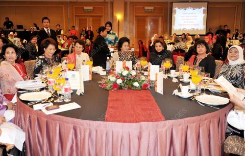 DATIN SERI ROSMAH MANSOR