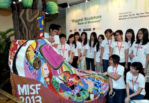 KL51_28032013_SHOES