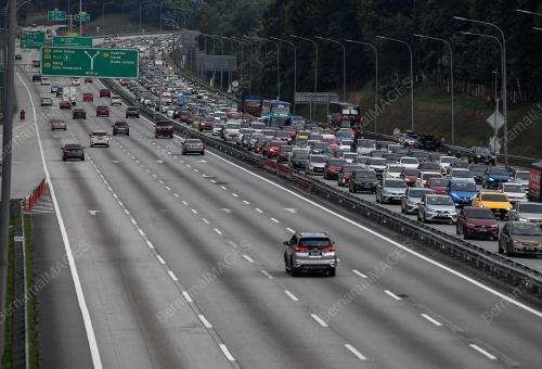 TINJAUAN ALIRAN TRAFIK LEBUHRAYA UTARA SELATAN