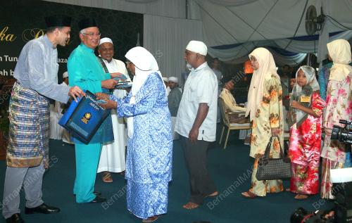 MOHD NAJIB TUN ABDUL RAZAK