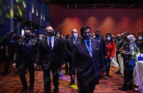DATUK SERI HISHAMMUDDIN TUN HUSSEIN