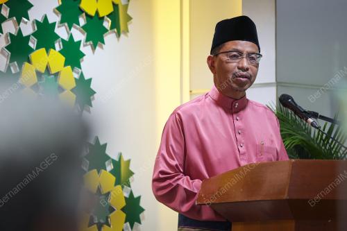 DATUK SERI IR DR ZAINI UJANG