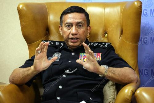 KL51_29092016_POLIS