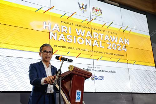 FAHMI FADZIL