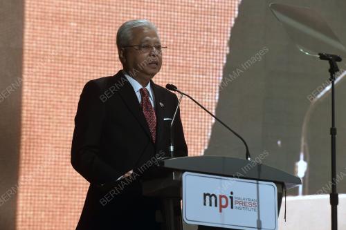 DATUK SERI ISMAIL SABRI YAAKOB