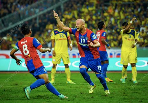 KL52_01114_BOLA_01112014