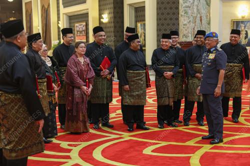 AL- SULTAN ABDULLAH RI'AYATUDDIN AL-MUSTAFA BILLAH SHAH