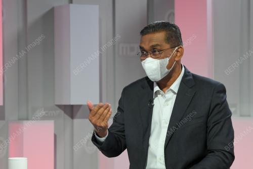 DATUK SERI TAKIYUDDIN HASSAN 