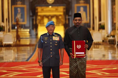 AL-SULTAN ABDULLAH RI'AYATUDDIN AL-MUSTAFA BILLAH SHAH