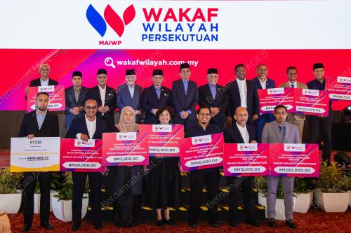 DATUK DR MOHD NA'IM MOHKTAR