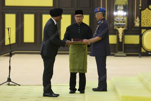 AL-SULTAN ABDULLAH RI'AYATUDDIN AL-MUSTAFA BILLAH SHAH
