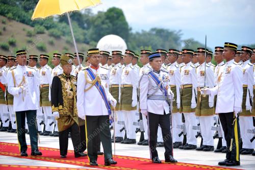 KL52_11042012_AGONG