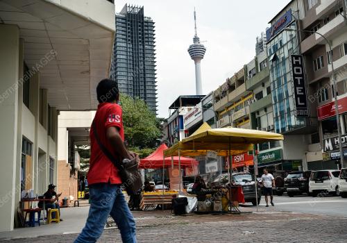 TINJAUAN WILAYAH BEBAS BERNIAGA