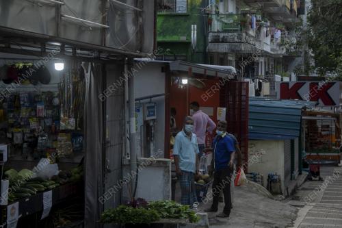 KL52_12082021_WARGA_ASING