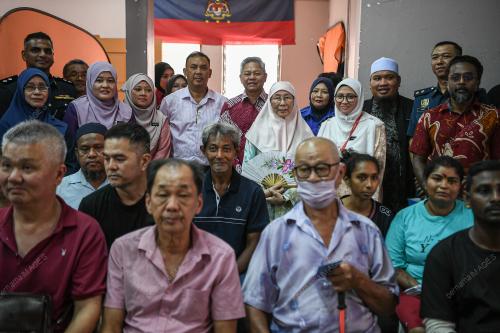 DATUK SERI DR WAN AZIZAH WAN ISMAIL
