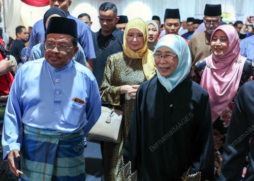 DATUK SERI DR WAN AZIZAH WAN ISMAIL