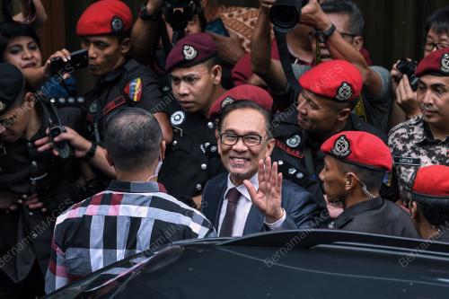KL52_16052018_ANWAR_BN201805148460