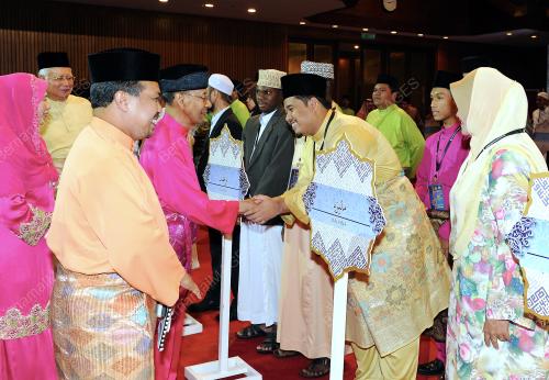KL52_16062014_AGONG_SALAM