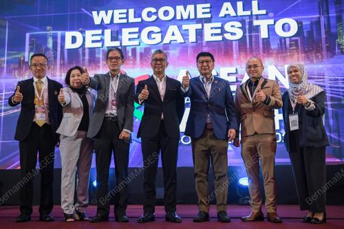 TENGKU DATUK SERI ZAFRUL ABDUL AZIZ