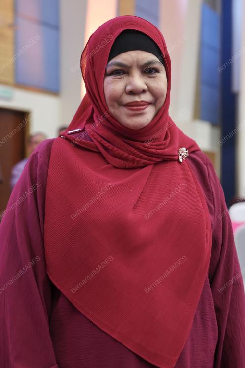 AYATI AHMAD TASRIP