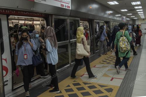 KL52_17052021_LRT